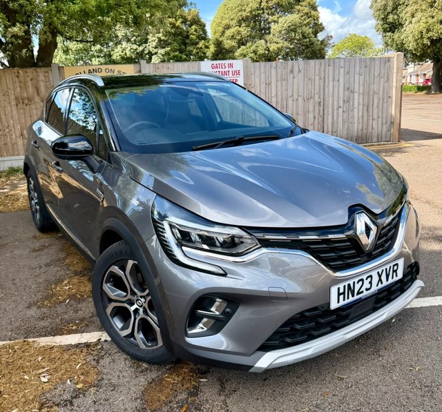 View our RENAULT CAPTUR