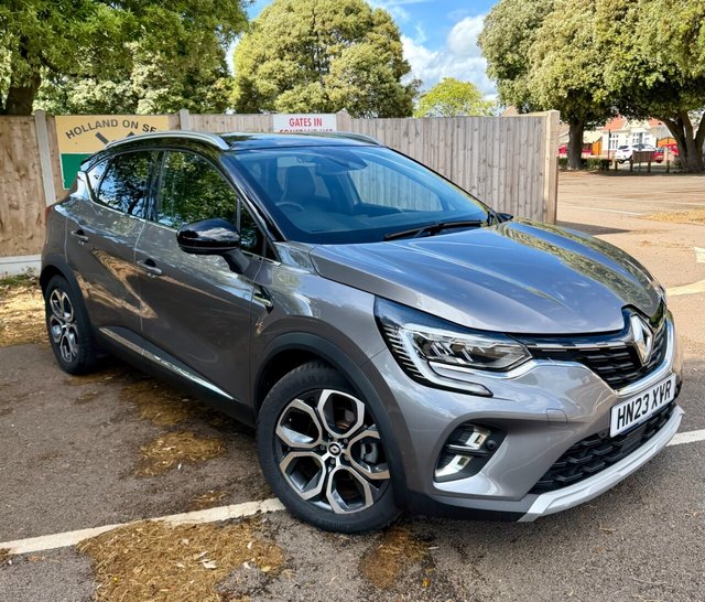 View our RENAULT CAPTUR