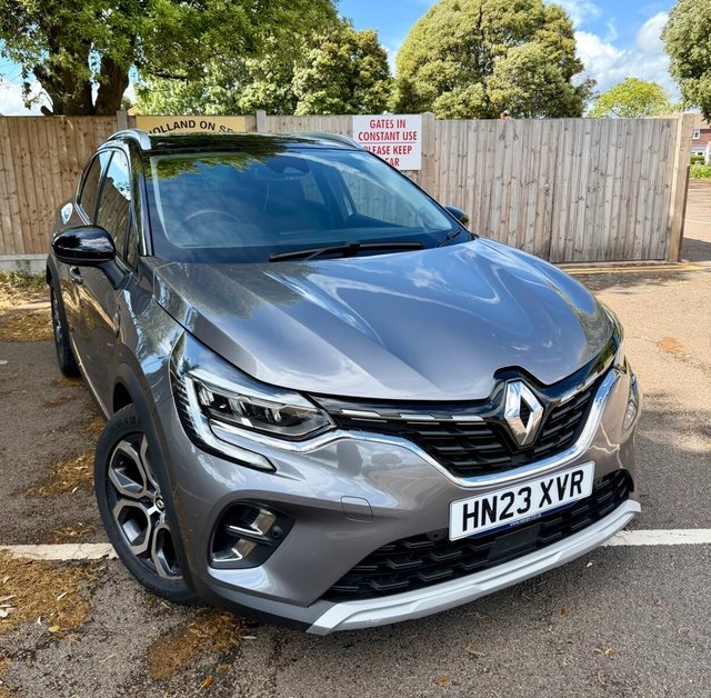View our Renault Captur range