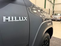 USED 2021 02 TOYOTA HI-LUX 2.8 D-4D Invincible X Pickup Double Cab 4dr Diesel Auto 4WD Euro 6 (s/s) (204 ps) 