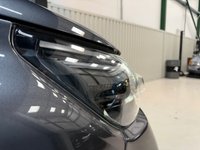 USED 2021 02 TOYOTA HI-LUX 2.8 D-4D Invincible X Pickup Double Cab 4dr Diesel Auto 4WD Euro 6 (s/s) (204 ps) 