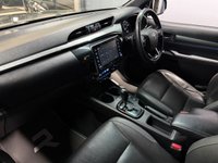 USED 2021 02 TOYOTA HI-LUX 2.8 D-4D Invincible X Pickup Double Cab 4dr Diesel Auto 4WD Euro 6 (s/s) (204 ps) 