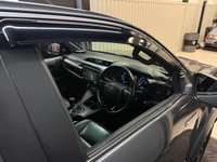 USED 2021 02 TOYOTA HI-LUX 2.8 D-4D Invincible X Pickup Double Cab 4dr Diesel Auto 4WD Euro 6 (s/s) (204 ps) 