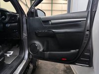 USED 2021 02 TOYOTA HI-LUX 2.8 D-4D Invincible X Pickup Double Cab 4dr Diesel Auto 4WD Euro 6 (s/s) (204 ps) 