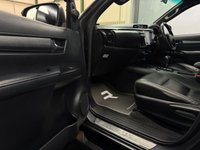 USED 2021 02 TOYOTA HI-LUX 2.8 D-4D Invincible X Pickup Double Cab 4dr Diesel Auto 4WD Euro 6 (s/s) (204 ps) 