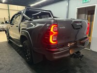 USED 2021 02 TOYOTA HI-LUX 2.8 D-4D Invincible X Pickup Double Cab 4dr Diesel Auto 4WD Euro 6 (s/s) (204 ps) 
