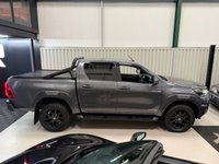 USED 2021 02 TOYOTA HI-LUX 2.8 D-4D Invincible X Pickup Double Cab 4dr Diesel Auto 4WD Euro 6 (s/s) (204 ps) 