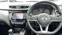USED 2017 67 NISSAN QASHQAI 1.2 DIG-T N-Connecta SUV 5dr Petrol Manual Euro 6 (s/s) (115 ps) Panoramic glass sunroof