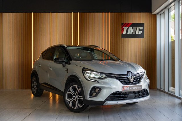 View our RENAULT CAPTUR