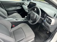 USED 2023 73 TOYOTA C-HR 1.8 VVT-h GPF Icon SUV 5dr Petrol Hybrid CVT Euro 6 (s/s) (122 ps) 1 LADY OWNER FROM NEW, ONLY 15629 MILES
