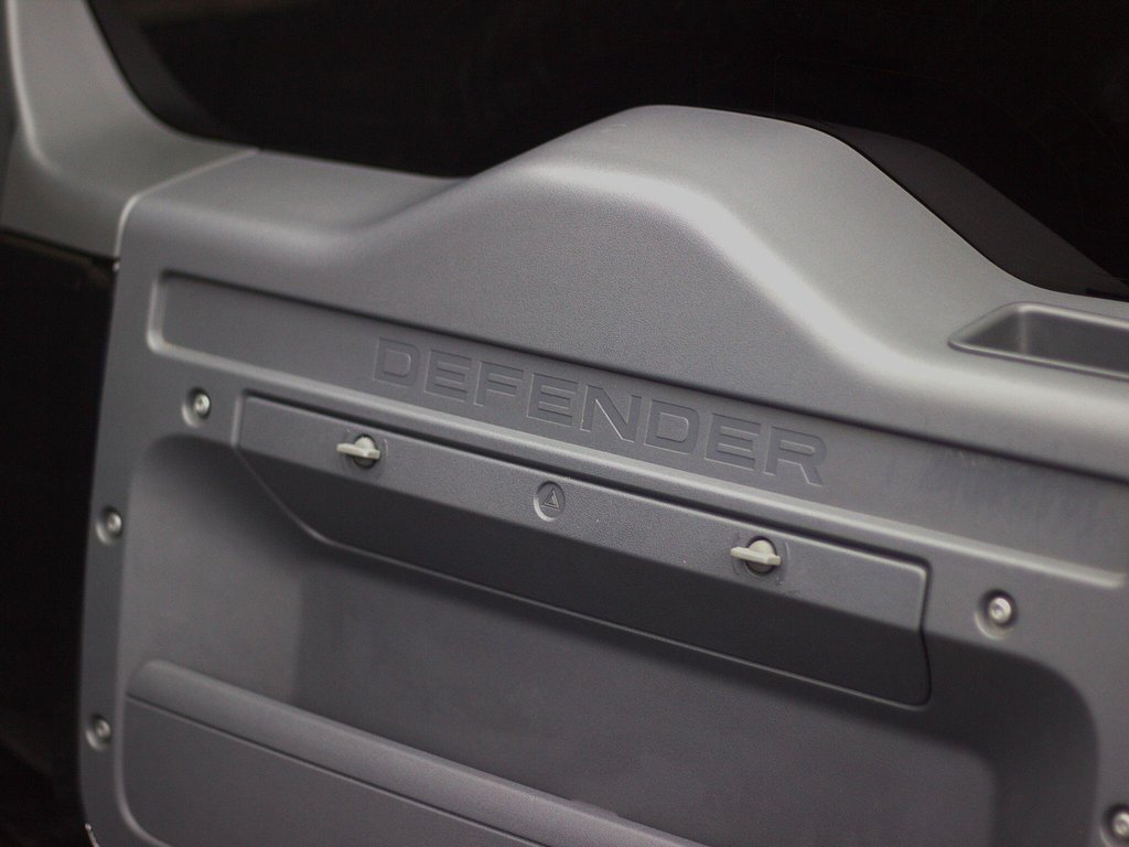 USED 2020 70 LAND ROVER DEFENDER 110 2.0 SD4 HSE Auto 4WD Euro 6 (s/s) 5dr BARUGZAI KIT|PAN ROOF|7 SEATER