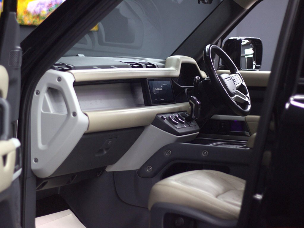 USED 2020 70 LAND ROVER DEFENDER 110 2.0 SD4 HSE Auto 4WD Euro 6 (s/s) 5dr BARUGZAI KIT|PAN ROOF|7 SEATER