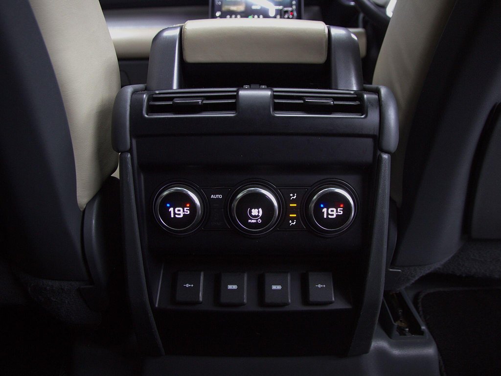 USED 2020 70 LAND ROVER DEFENDER 110 2.0 SD4 HSE Auto 4WD Euro 6 (s/s) 5dr BARUGZAI KIT|PAN ROOF|7 SEATER