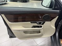 USED 2018 18 JAGUAR XJ 3.0d V6 Portfolio Saloon 4dr Diesel Auto Euro 6 (s/s) (300 ps) SUNROOF + MERIDIAN SURROUND SYSTEM + REVERSING CAMERA
