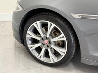 USED 2018 18 JAGUAR XJ 3.0d V6 Portfolio Saloon 4dr Diesel Auto Euro 6 (s/s) (300 ps) SUNROOF + MERIDIAN SURROUND SYSTEM + REVERSING CAMERA