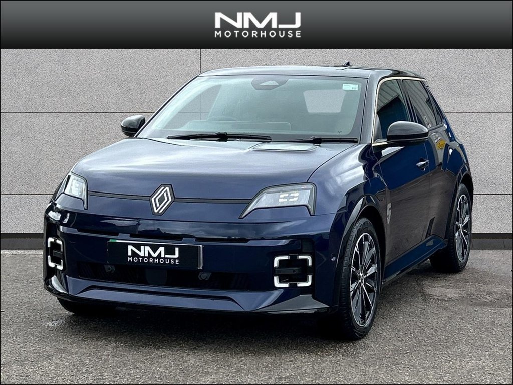 USED 2025 75 RENAULT 5 E-Tech electric urban range 40kWh iconic five Auto 5dr 9.9%APR LOW MILEAGE ONE OWNER