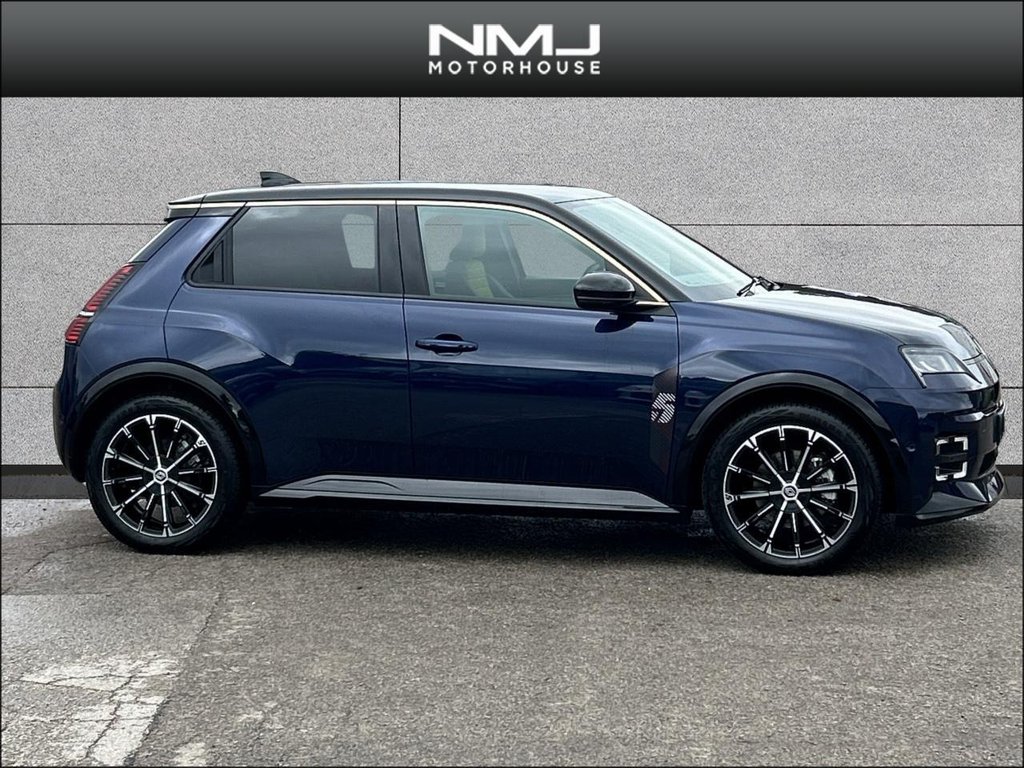 USED 2025 75 RENAULT 5 E-Tech electric urban range 40kWh iconic five Auto 5dr 9.9%APR LOW MILEAGE ONE OWNER