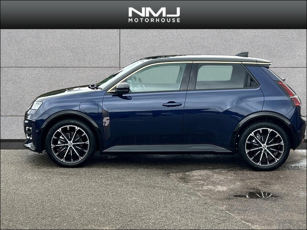 USED 2025 75 RENAULT 5 E-Tech electric urban range 40kWh iconic five Auto 5dr 9.9%APR LOW MILEAGE ONE OWNER