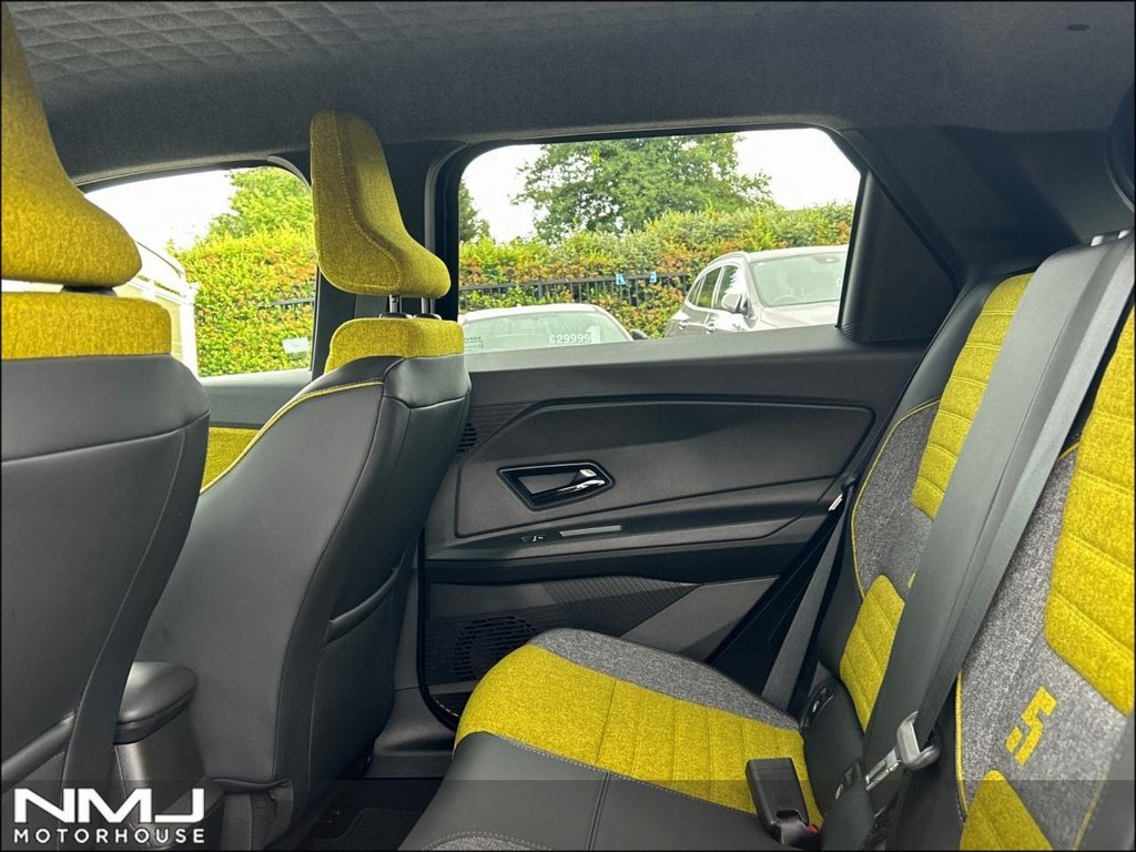 USED 2025 75 RENAULT 5 E-Tech electric urban range 40kWh iconic five Auto 5dr 9.9%APR LOW MILEAGE ONE OWNER