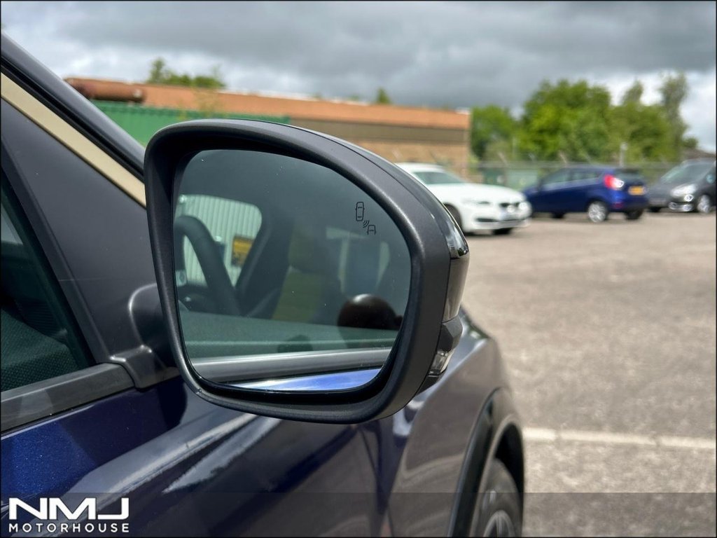 USED 2025 75 RENAULT 5 E-Tech electric urban range 40kWh iconic five Auto 5dr 9.9%APR LOW MILEAGE ONE OWNER