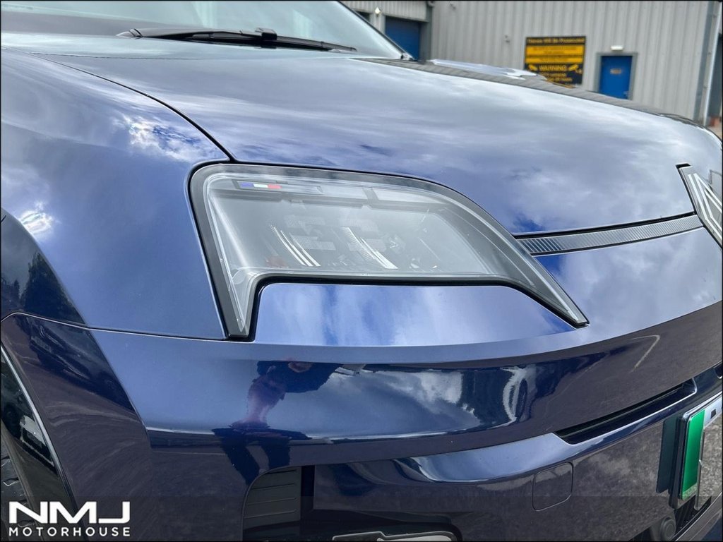 USED 2025 75 RENAULT 5 E-Tech electric urban range 40kWh iconic five Auto 5dr 9.9%APR LOW MILEAGE ONE OWNER