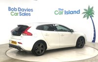 USED 2018 68 VOLVO V40 1.5 T3 GPF R-Design Pro Hatchback 5dr Petrol Auto Euro 6 (s/s) (152 ps) Heated Leather, Panoramic Roof, Parking Camera, SATNAV & Bluetooth, 52000 Miles & Full Service History
