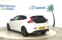 USED 2018 68 VOLVO V40 1.5 T3 GPF R-Design Pro Hatchback 5dr Petrol Auto Euro 6 (s/s) (152 ps) Heated Leather, Panoramic Roof, Parking Camera, SATNAV & Bluetooth, 52000 Miles & Full Service History