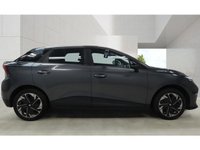 USED 2024 24 MG Mg4 51kWh SE Hatchback 5dr Electric Auto (170 ps) 