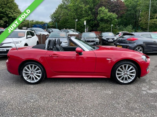 View our Fiat 124 Spider 1.4 MultiAir Lusso Convertible 2dr Petrol Euro 6 (140 ps)