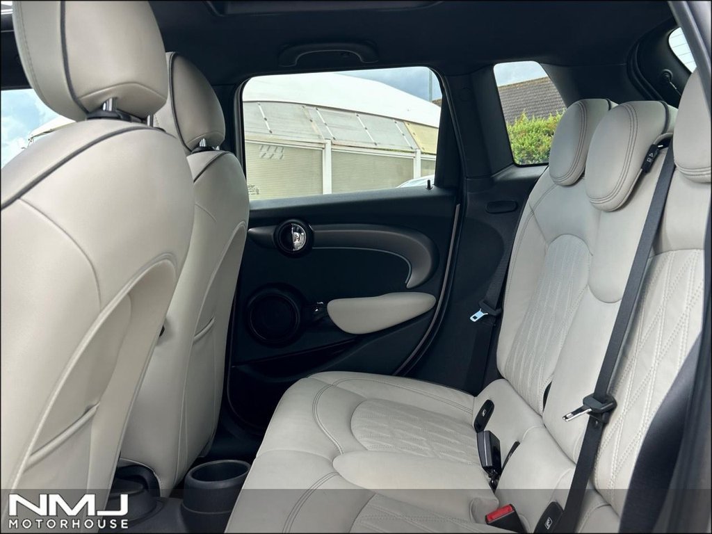 USED 2022 22 MINI HATCH 2.0 Cooper S Exclusive Steptronic Euro 6 (s/s) 5dr 9.9%APR PAN ROOF FULL SH