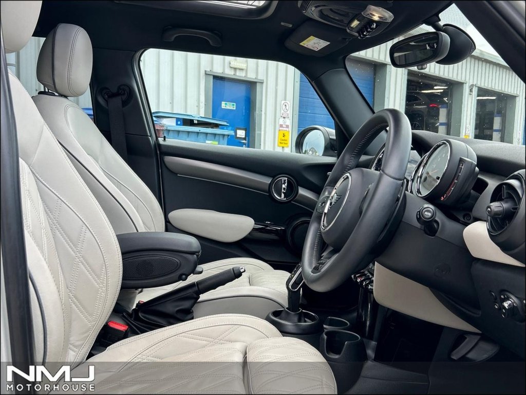 USED 2022 22 MINI HATCH 2.0 Cooper S Exclusive Steptronic Euro 6 (s/s) 5dr 9.9%APR PAN ROOF FULL SH