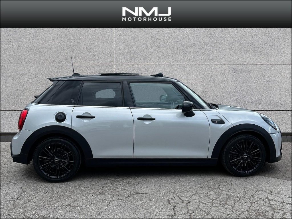 USED 2022 22 MINI HATCH 2.0 Cooper S Exclusive Steptronic Euro 6 (s/s) 5dr 9.9%APR PAN ROOF FULL SH