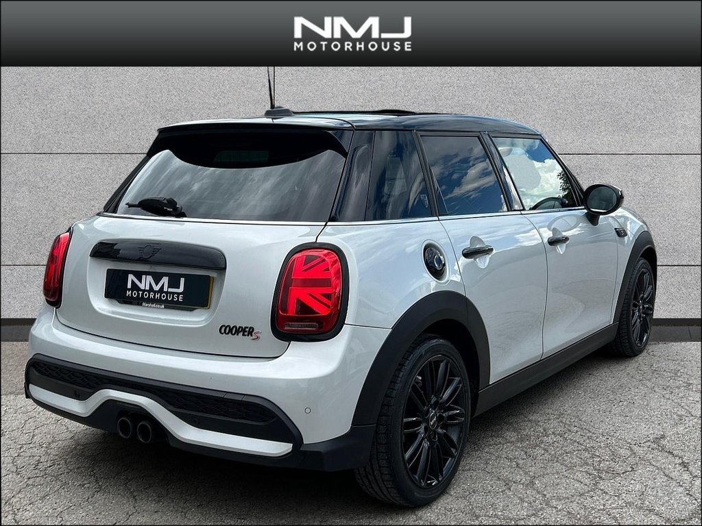 USED 2022 22 MINI HATCH 2.0 Cooper S Exclusive Steptronic Euro 6 (s/s) 5dr 9.9%APR PAN ROOF FULL SH