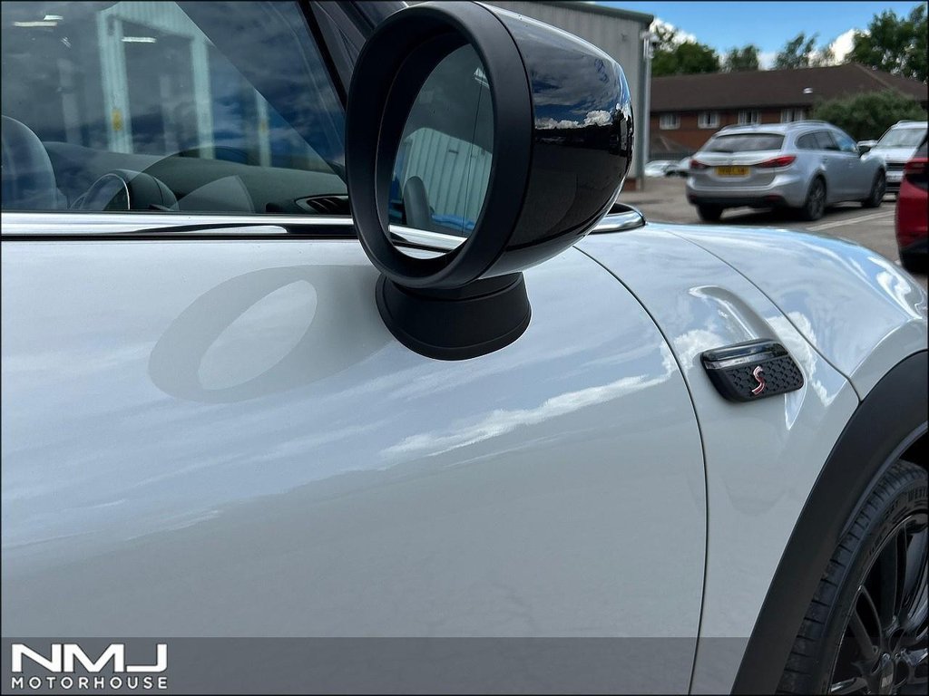 USED 2022 22 MINI HATCH 2.0 Cooper S Exclusive Steptronic Euro 6 (s/s) 5dr 9.9%APR PAN ROOF FULL SH