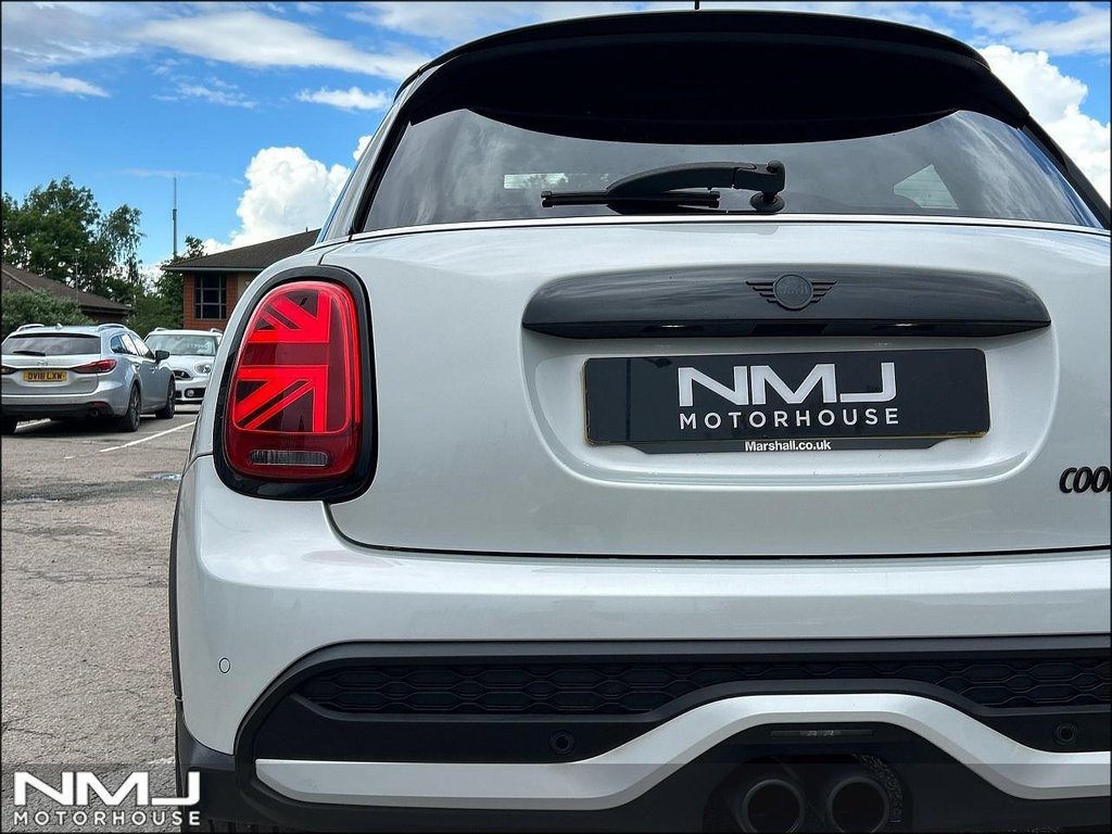 USED 2022 22 MINI HATCH 2.0 Cooper S Exclusive Steptronic Euro 6 (s/s) 5dr 9.9%APR PAN ROOF FULL SH