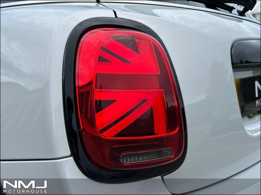 USED 2022 22 MINI HATCH 2.0 Cooper S Exclusive Steptronic Euro 6 (s/s) 5dr 9.9%APR PAN ROOF FULL SH