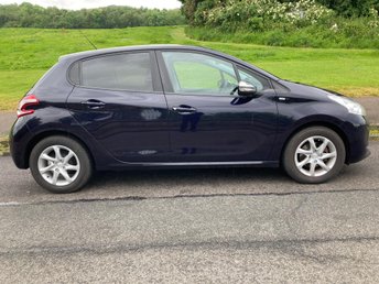 View our PEUGEOT 208