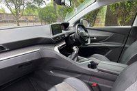 USED 2019 19 PEUGEOT 5008 1.2 PureTech Allure SUV 5dr Petrol Manual Euro 6 (s/s) (130 ps) PARKING CAMERA/HEATED SEATS