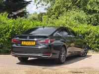 USED 2023 72 LEXUS ES 2.5 300h Saloon 4dr Petrol Hybrid E-CVT Euro 6 (s/s) (218 ps) 