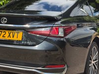 USED 2023 72 LEXUS ES 2.5 300h Saloon 4dr Petrol Hybrid E-CVT Euro 6 (s/s) (218 ps) 