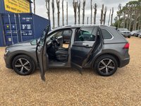 USED 2018 18 VOLKSWAGEN TIGUAN 2.0 TDI SE Navigation SUV 5dr Diesel DSG Euro 6 (s/s) (150 ps) FULL MAIN DEALER HISTORY, AUTO