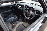 USED 2018 MINI HATCH 2.0 Cooper S Hatchback 3dr Petrol Steptronic Euro 6 (s/s) (192 ps) LOW MILE / BLACKED OUT / CHILI