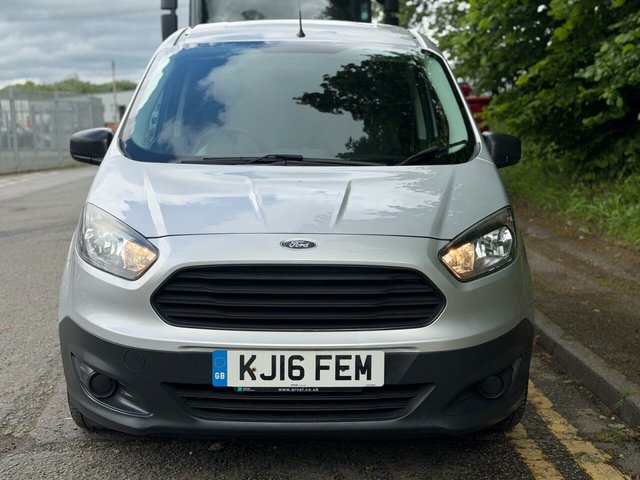 View our FORD TRANSIT COURIER