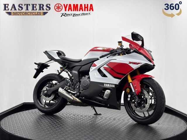 View our YAMAHA R7