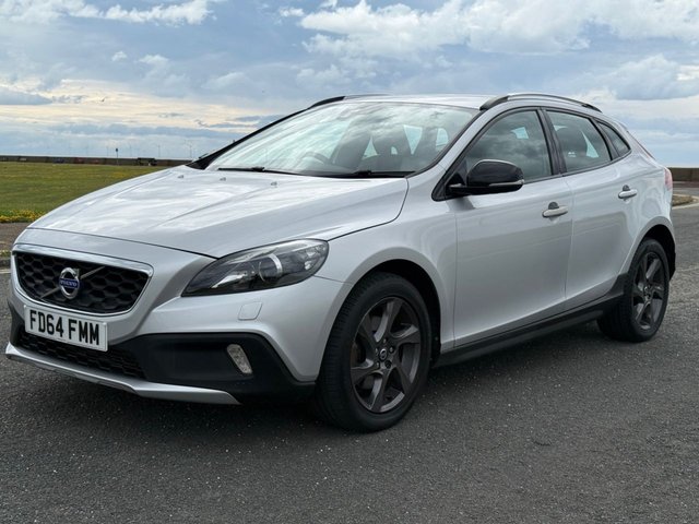 2014 VOLVO V40 CROSS COUNTRY 1.6 D2 Lux Hatchback 5dr Diesel Powershift Euro 5 (s/s) (115 ps) £4980.00