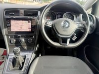 USED 2017 67 VOLKSWAGEN GOLF 1.6 TDI BlueMotion Tech SE Nav  