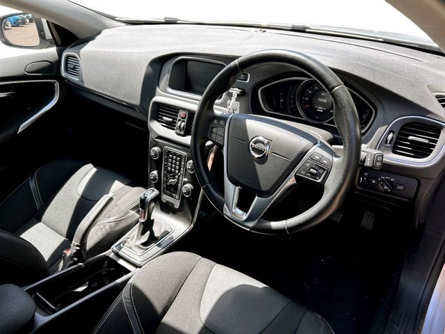View our VOLVO V40