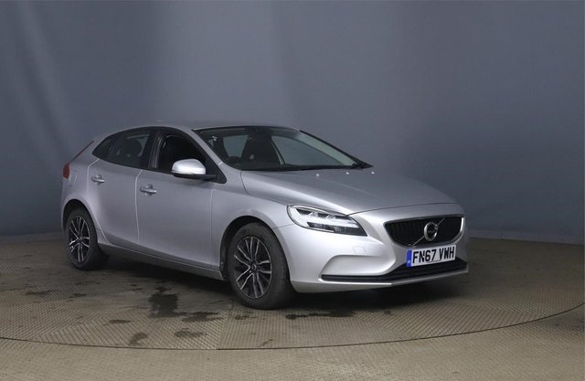 View our Volvo V40 2.0 T2 Momentum Nav Plus Hatchback 5dr Petrol Manual Euro 6 (s/s) (122 ps)