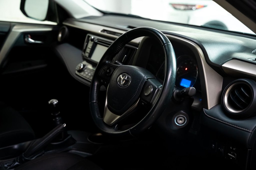 2015 Toyota RAV4 thumbnail 7