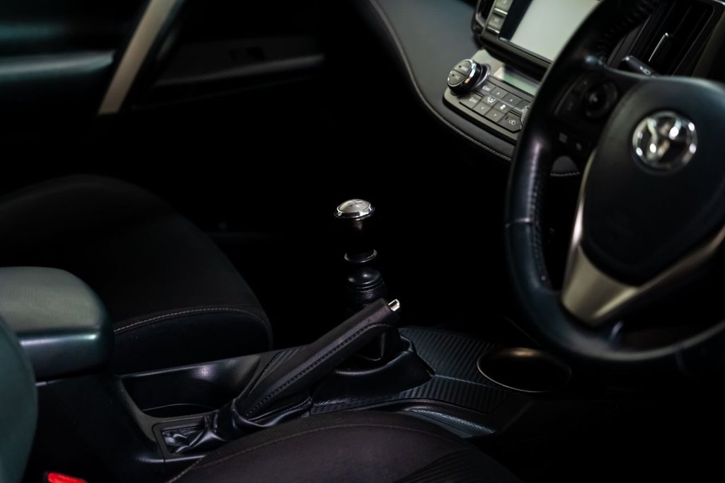 2015 Toyota RAV4 thumbnail 15